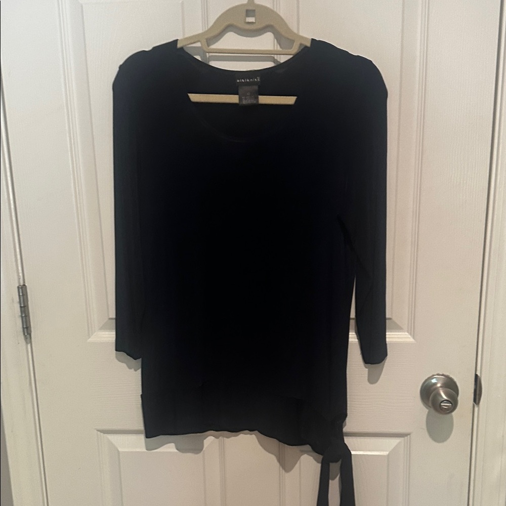 Elegant Black Women's Blouse with Tie Detail